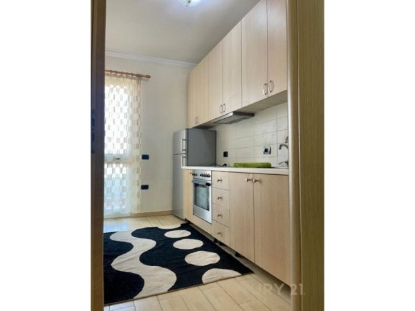 Tirane, jepet me qera apartament 1+1 Kati 9, 80 m² 550 € (rruga e kavajes)