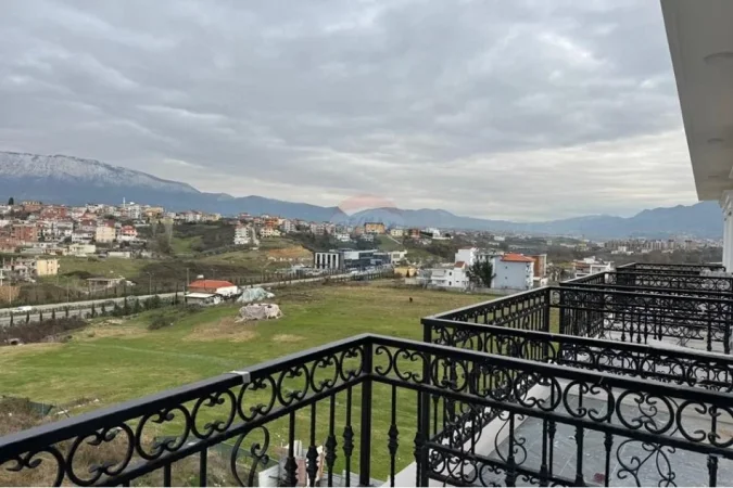 shitet , (APARTAMENT 2+1+2 PER SHITJE TE PORTA TIRANA E RE)