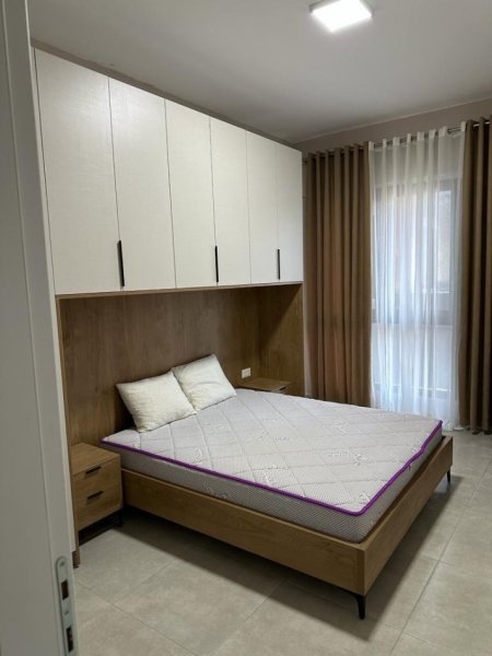 Tirane, jepet me qera apartament 1+1 Kati 8, 67 m² 800 € (21 Dhjetori)