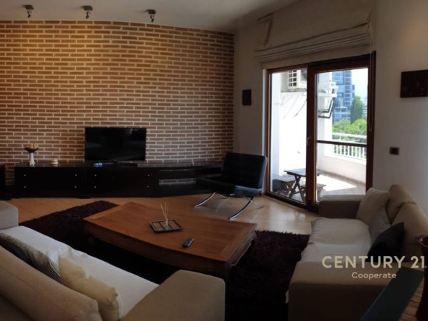 Tirane, jepet me qera apartament 2+1+Aneks+Ballkon Kati 7, 117 m² 1.700 € (rruga abdyl frasheri)