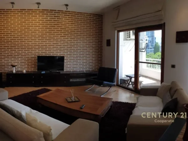 Tirane, jepet me qera apartament 2+1+Aneks+Ballkon Kati 7, 117 m² 1.700 € (rruga abdyl frasheri)