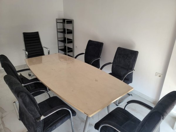 Tirane, jepet me qera zyre Kati 2, 75 m² 700 € (dritan hoxha)
