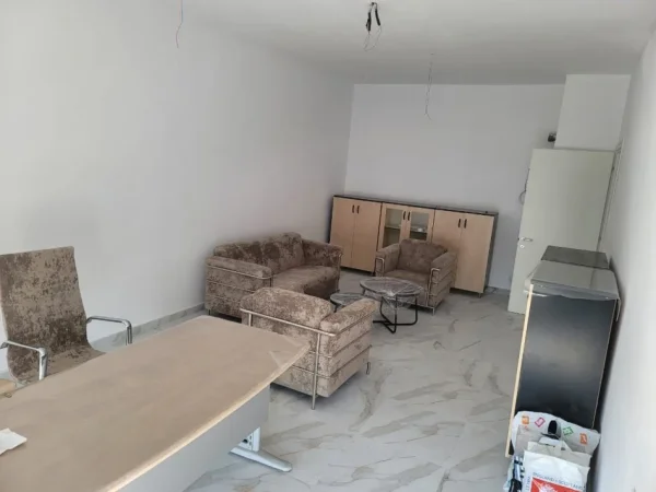 Tirane, jepet me qera zyre Kati 2, 75 m² 700 € (dritan hoxha)