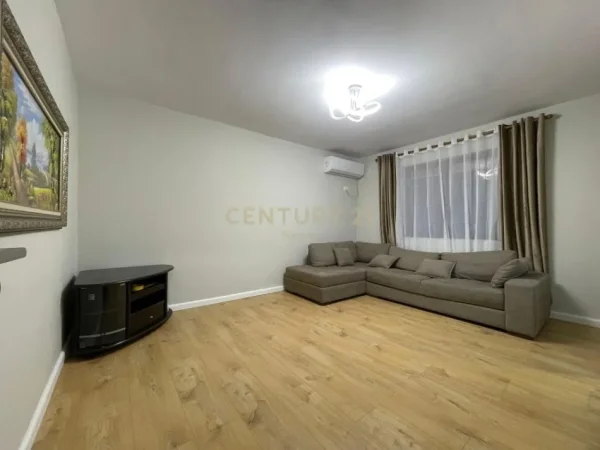 Tirane, shitet apartament 1+1 Kati 4, 59 m² 112.000 € (Tek Ish Parku)