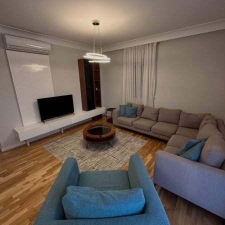 Tirane, Jepet apartament me qira 2+1+Ballkon Kati 1, 129 m² (Teg)