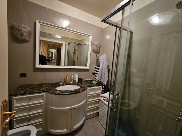 Tirane, shitet 2+1 Kati 6, 95 m² 250.000 € (PAZARI I RI)