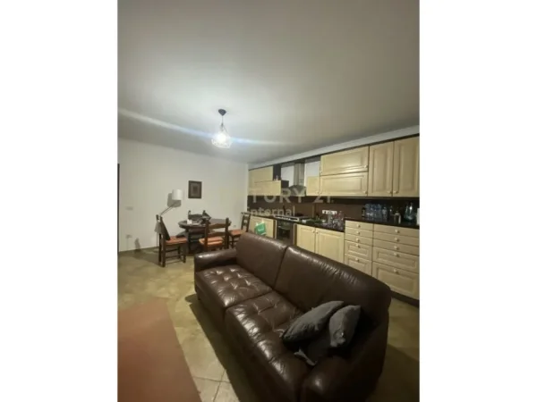 Tirane, shes apartament 1+1 , 75 m² 128.000 € (Kopshti Botanik Zoologjik)