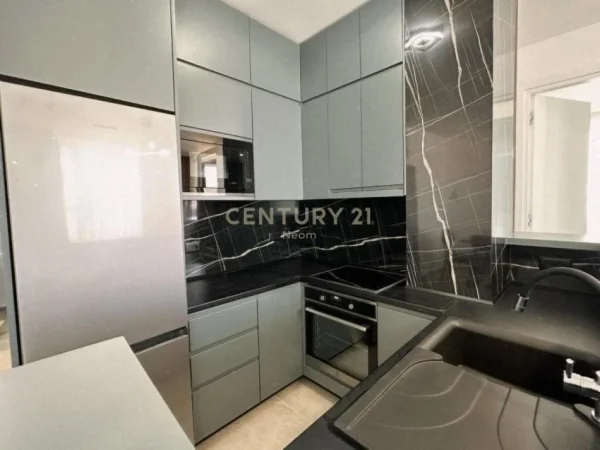 Tirane, jap me qera apartament 2+1+2+POST PARKIMI , 99 m² 1.350 € (Liqeni i Thatë)