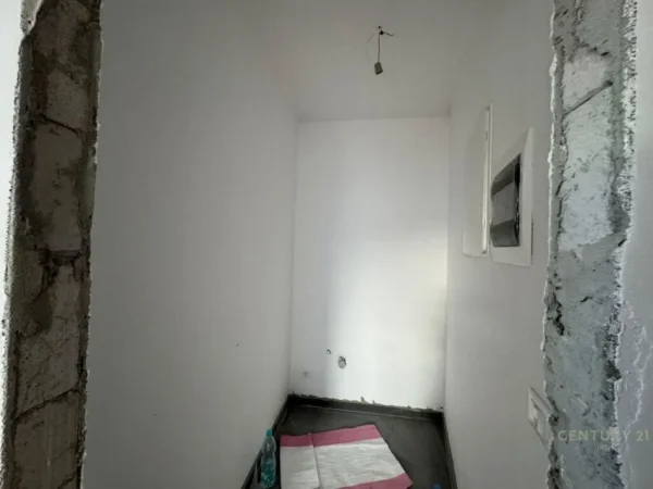 Tirane, jap me qera zyre , 124 m² 1.400 € (Lake View Residences, Liqeni i Tiranës)