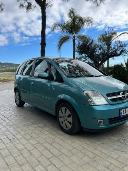 Kavaje, shes makine Opel Meriva Benzin+Gaz, jeshile manuale Kondicioner 320.000 km 1.800 €