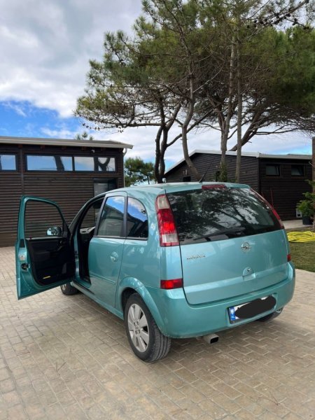 Kavaje, shes makine Opel Meriva Benzin+Gaz, jeshile manuale Kondicioner 320.000 km 1.800 €