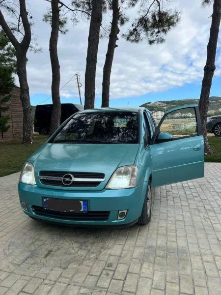 Kavaje, shes makine Opel Meriva Benzin+Gaz, jeshile manuale Kondicioner 320.000 km 1.800 €
