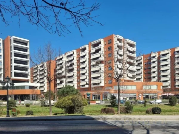 Tirane, jap me qera apartament 1+1+POST PARKIMI , 73 m² 1.000 € (Kompleksi Delijorgji)