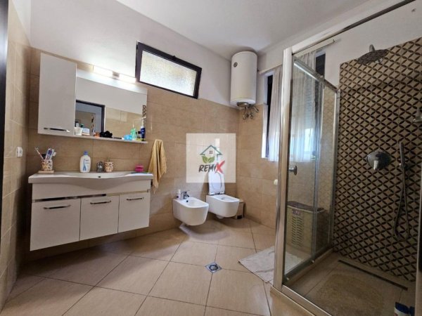 Durres, shitet Vile 3 Katshe Kati 4, 535 m² 400.000 € 