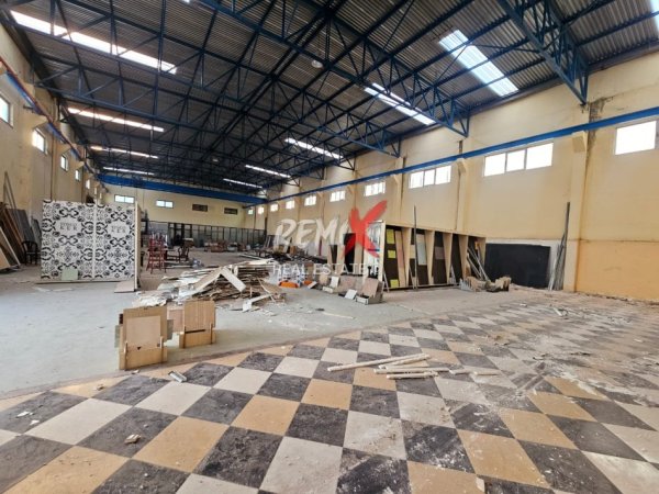 Tirane, jepet me qera Kati 0, 3.000 m² 5.000 € 