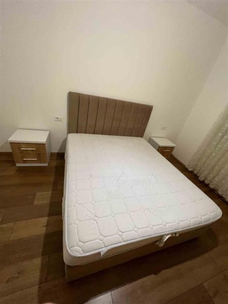 Tirane, jepet me qera apartament 1+1 Kati 2, 64 m² 450 € 
