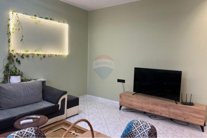 Tirane, jepet me qera apartament 1+1 Kati 3, 60 m² 550 € (KODRA E DIELLIT - Komuna e Parisit - Eleonora, Shqipëri)