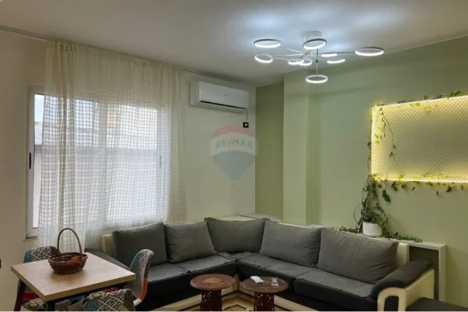 Tirane, jepet me qera apartament 1+1 Kati 3, 60 m² 550 € (KODRA E DIELLIT - Komuna e Parisit - Eleonora, Shqipëri)