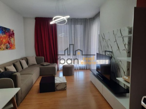 Tirane, jepet me qera apartament 2+1+2, Kati 3,  700 € (Rruga e Kavajes)