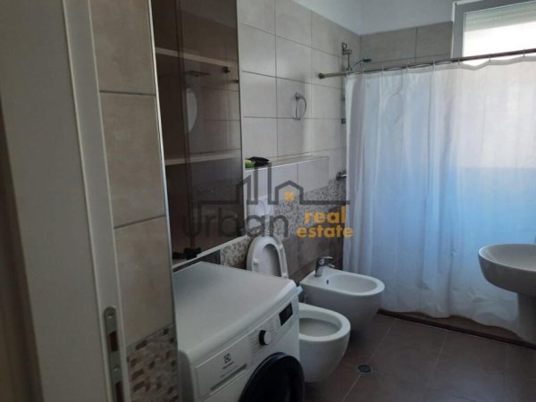 Tirane, jepet me qera apartament 2+1+2, Kati 3,  700 € (Rruga e Kavajes)