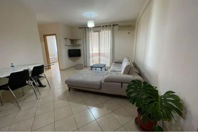 Tirane, jepet me qera apartament 2+1+Ballkon Kati 3, 98 m² 600 € 