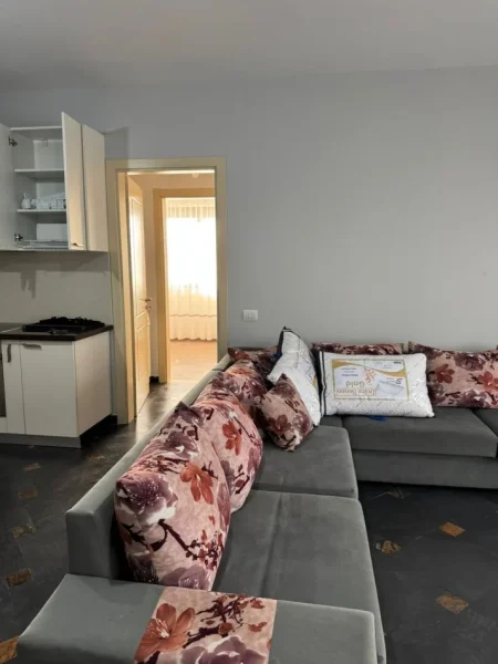 Tirane, jepet me qera apartament 2+1+Ballkon Kati 6, 128 m² 430 € (Astir , prapa casa italias)