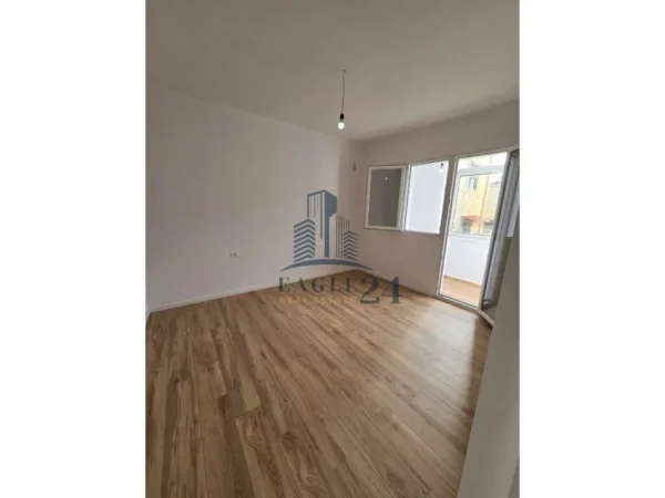 Tirane, shitet apartament 2+1 , 75 m² 129.000 € (oxhaku)