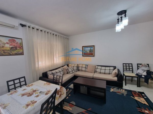 Tirane, jepet me qera apartament 2+1+Aneks+Ballkon Kati 4, 87 m² 520 € (Yzberisht)