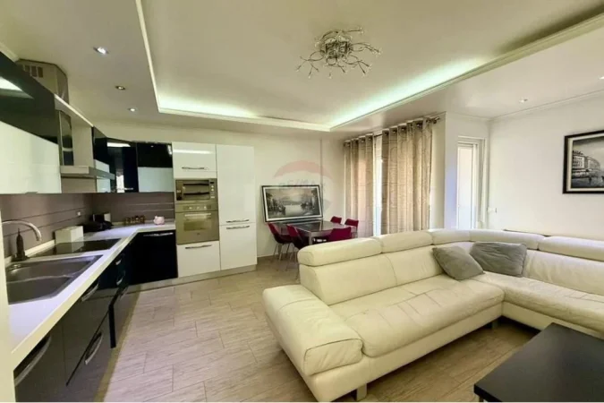 Tirane, shitet apartament 2+1 Kati 5, 95 m² 210.000 € (kompleksi kontakt)