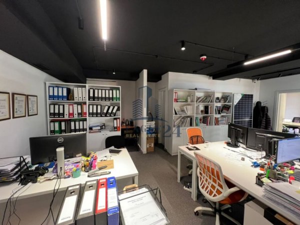 Tirane, jepet me qera zyre , 72 m² 1.100 € (Pazari Ri)
