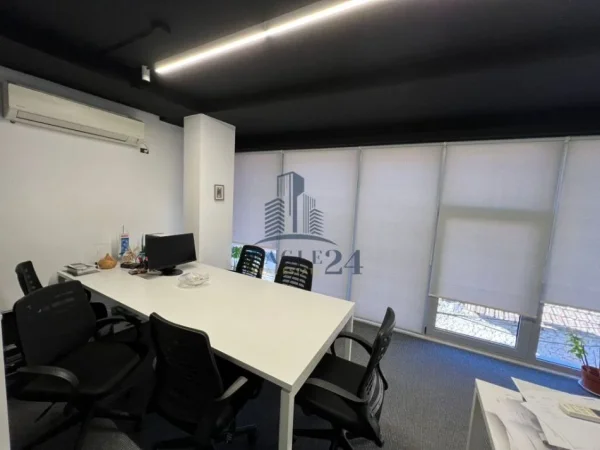 Tirane, jepet me qera zyre , 72 m² 1.100 € (Pazari Ri)