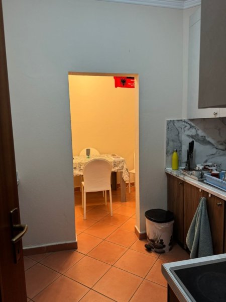 Tirane, jepet me qera apartament 2+1+Aneks+Ballkon Kati 6, 120 m² 650 € (Bulevardi zogu i 1 , prane flori farma)