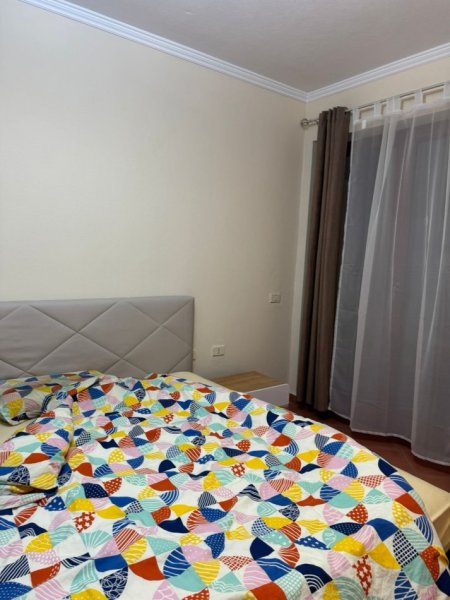 Tirane, jepet me qera apartament 2+1+Aneks+Ballkon Kati 6, 120 m² 650 € (Bulevardi zogu i 1 , prane flori farma)