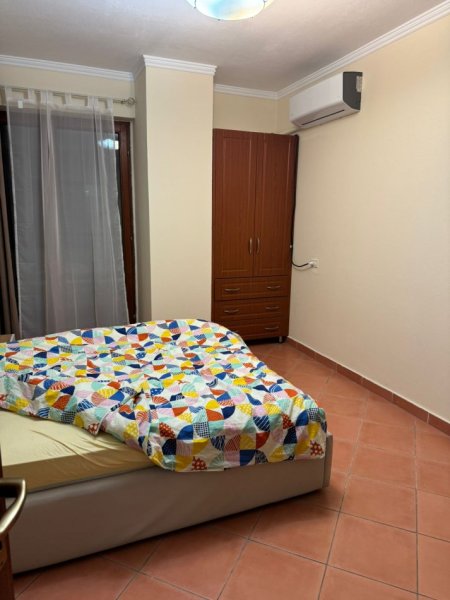 Tirane, jepet me qera apartament 2+1+Aneks+Ballkon Kati 6, 120 m² 650 € (Bulevardi zogu i 1 , prane flori farma)