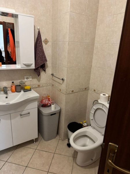 Tirane, jepet me qera apartament 2+1+Aneks+Ballkon Kati 6, 120 m² 650 € (Bulevardi zogu i 1 , prane flori farma)