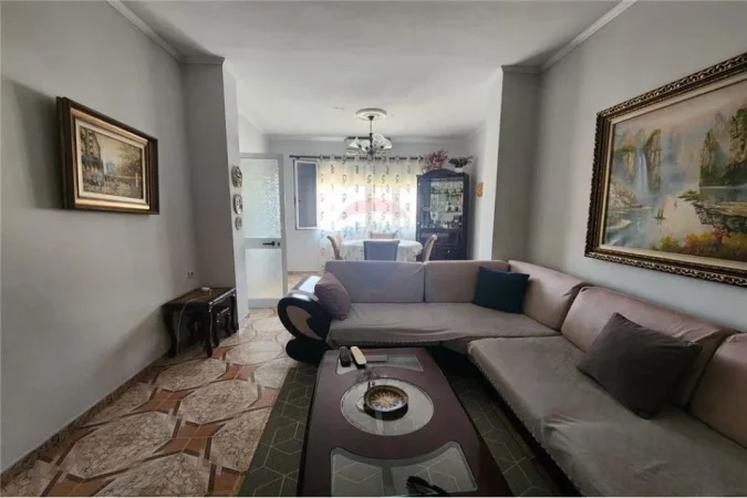 Tirane, shitet apartament duplex 2+1 Kati 4, 80 m² 115.000 € 