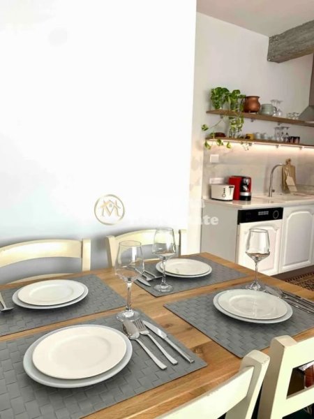 Tirane, jepet me qera apartament 2+1 Kati 3, 80 m² 700 € (Perballe Kompleksit Delijorgji)