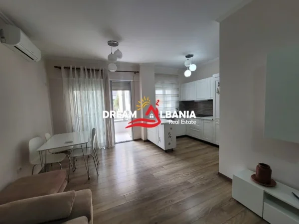 Tirane, shitet apartament 2+1 Kati 3, 119 m² 215.000 € (liqeni thate)