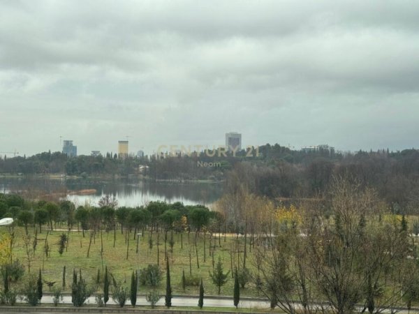Tirane, jap me qera apartament 2+1+2+POST PARKIMI , 118 m² 1.500 € (Liqeni i Thatë)