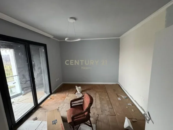 Tirane, jap me qera apartament 2+1+2+POST PARKIMI , 118 m² 1.500 € (Liqeni i Thatë)