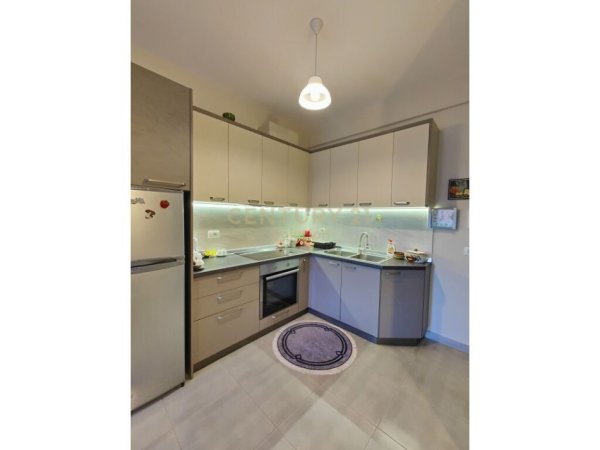 Tirane, jap me qera apartament 1+1 , 64 m² 630 € (Komuna e Parisit)