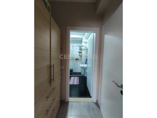 Tirane, jap me qera apartament 1+1 , 64 m² 630 € (Komuna e Parisit)