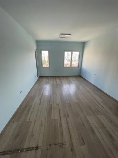 Tirane, shitet apartament 2+1+Ballkon Kati 2, 110 m² 260.000 € (Square 21)