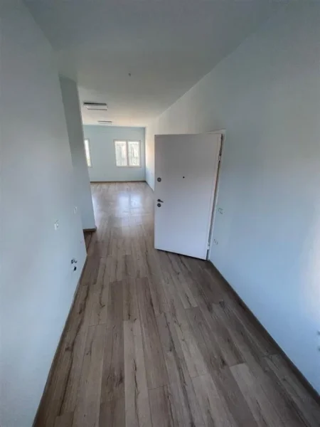 Tirane, shitet apartament 2+1+Ballkon Kati 2, 110 m² 260.000 € (Square 21)