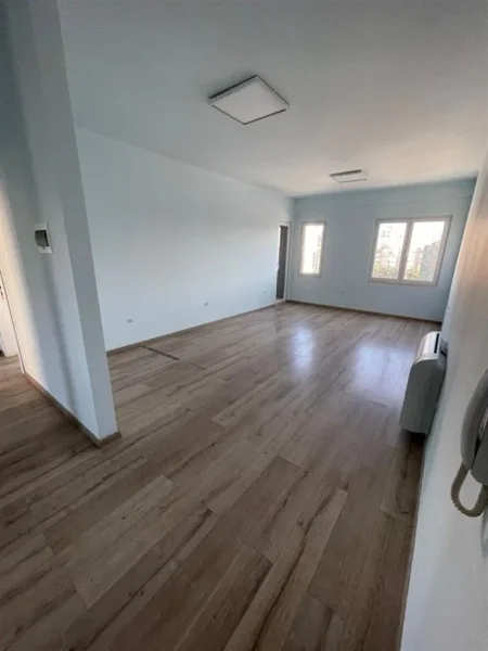 Tirane, shitet apartament 2+1+Ballkon Kati 2, 110 m² 260.000 € (Square 21)