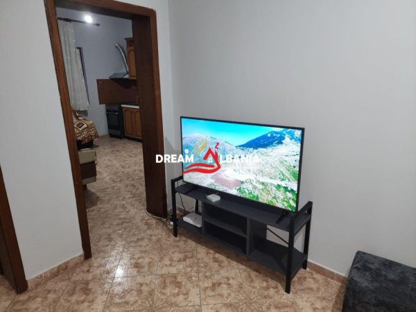 Tirane, jepet me qera apartament 1+1+Ballkon Kati 2, 70 m² 450 € (Ne zonen e 21 Dhjetorit, rruga Studenti)