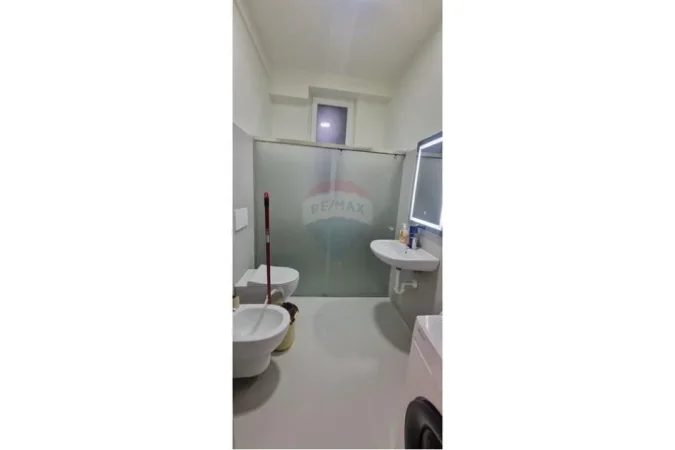 Tirane, jepet me qera apartament 1+1+Ballkon Kati 6, 71 m² 500 € (Unaza e Re, Astir)