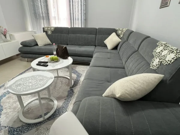 Tirane, shes apartament 1+1+Ballkon Kati 5, 75 m² 145.000 € (rruga kongresi i manastirit)