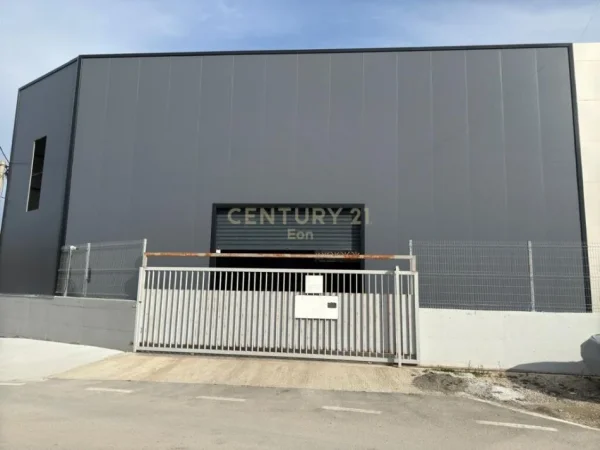 Tirane, shes ambjent biznesi , 650 m² 950.000 € (Autostrada Tiranë - Durrës)