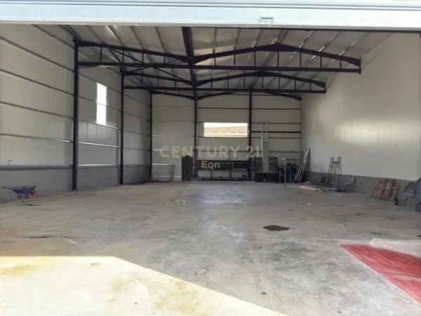 Tirane, shes ambjent biznesi , 650 m² 950.000 € (Autostrada Tiranë - Durrës)